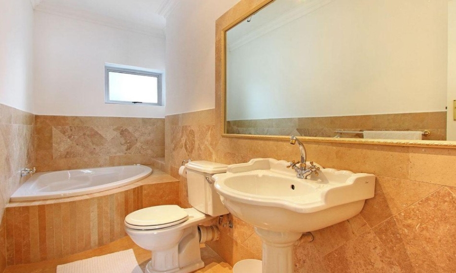 To Let 4 Bedroom Property for Rent in Camps Bay Western Cape